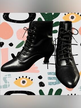 Hunters Run | Vintage Black Genuine Leather Lace Up Victorian Heeled Boots